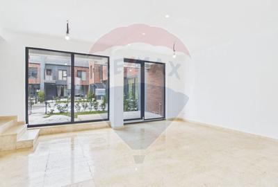 Casă cu 4 camere cu Piscina în Tunari