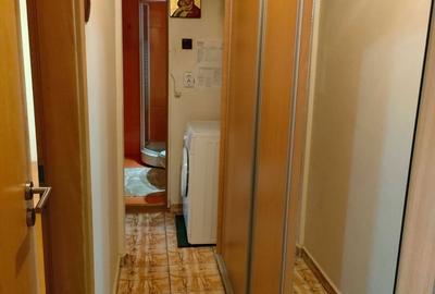 Apartament cu 3 camere semidecomandat în Central - 1