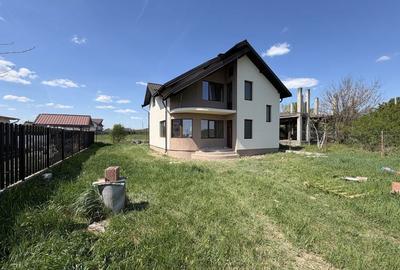 Casă cu 4 camere în Ștefănești - 1