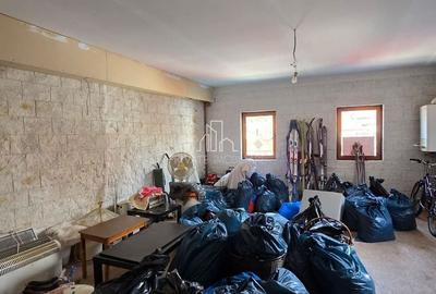 Casă cu 4 camere decomandat în Angofa - 13