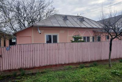 Casă cu 4 camere în Albina - 1