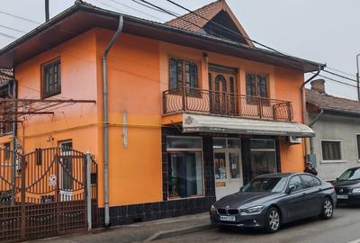 Casă individuală cu 5 camere cu Teren 670 Mp în Central - 1