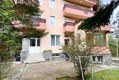 Casă cu 4 camere cu Teren 350 Mp în Central