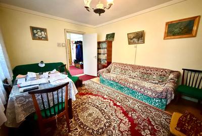 Tătărași - Posta , apartament 4 camere , decomandat , etaj 1 - 3