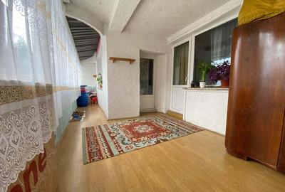 Apartament cu 3 camere decomandat în 22 Decembrie - 2