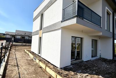 Duplex cu 4 camere cu Canalizare în Bucium - 9