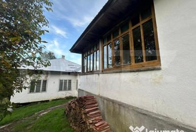 Casă cu 4 camere cu Teren 2000 Mp în Central - 3