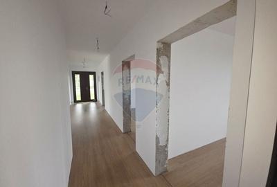 Casă individuală cu 4 camere cu Teren 6110 Mp în Girov - 21