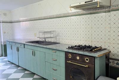 Vand apartament 3 camere in vila zona Centru Vechi Comision 0% - 18