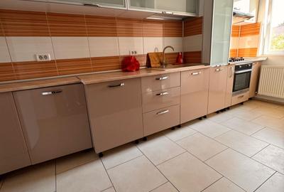 Apartament cu 3 camere, decomandat - 82 mp - Drumul Fermei - 4