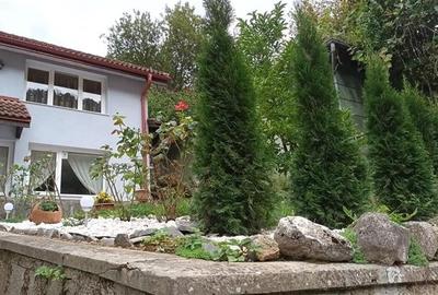 Casă individuală cu 6 camere în Schei