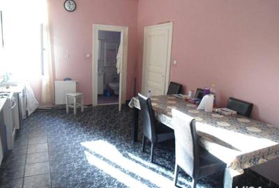 Apartament cu 5 camere decomandat în Sinaia - 2