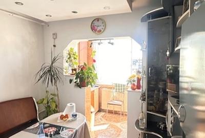 ZONA REPUBLICII (Sf.IOAN) 3camere etaj 4- acoperis,finisat si mobilat! - 3