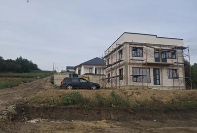 Casă cu 5 camere în Ipotești - 5