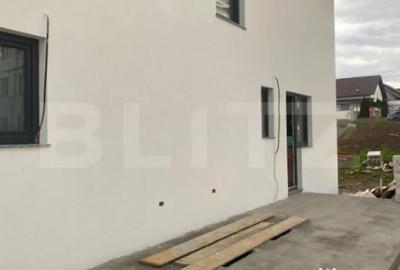 Casă cu 4 camere cu Teren 250 Mp în Central