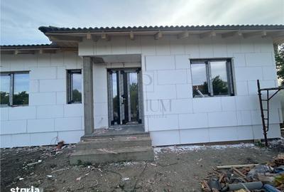 Casă cu 4 camere cu Teren 400 Mp în Sânmihaiu Român - 1