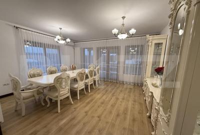 Casă cu 7 camere cu Teren 3173 Mp în Central - 12