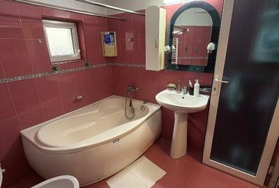 Apartament cu 3 camere nedecomandat, mobilat în Zăvoi - 5