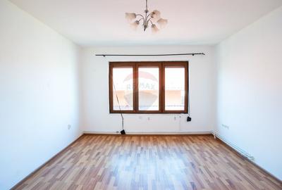 Casă cu 6 camere cu Teren 380 Mp în Nord-Est - 16