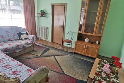 Vand apartament 2 camere