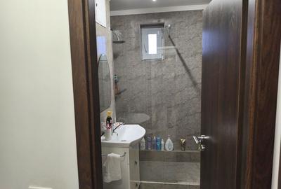 Apartament cu 4 camere decomandat în Mofleni - 1