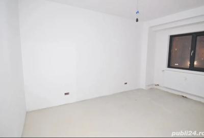 Vand apartament 3 camerele, P 8 ,cu balcon pe Str Viorele vis-a-vis de ?coala 97 Tineretului - 2