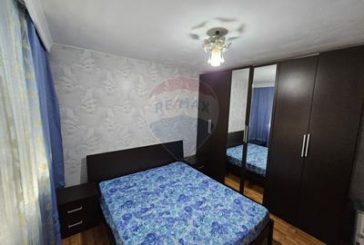 Apartament 3 camere de vanzare - Zona 1 Decembrie, Piatra Neamt - 3