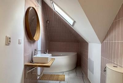 Casă individuală cu 10 camere cu Canalizare în Arefu - 25