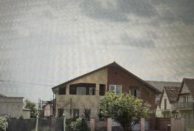 Casă cu 5 camere cu Teren 400 Mp în Ghiroda - 1