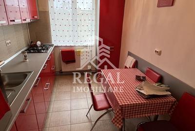 Apartament cu 3 camere decomandat, mobilat în Micro 4 - 8