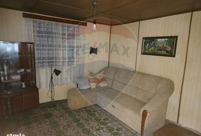 Teren de 4516 mp, în Central - 7