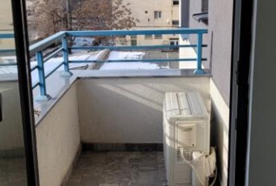 Proprietar vand apartament 2 camere, decomandat, cu loc de parcare sub - 9