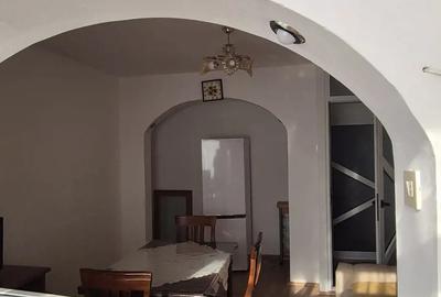 Inchiriez apartament cu 2 camere - 1
