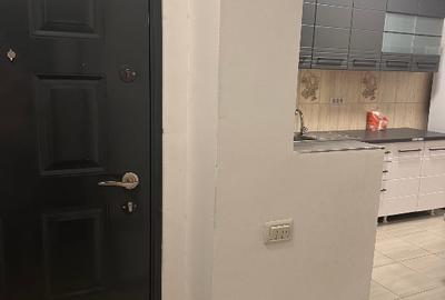 Casă cu 3 camere cu Teren 100 Mp în Central - 1