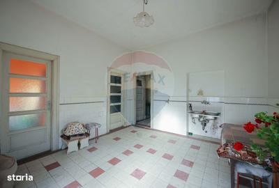 Casă cu 6 camere cu Teren 368 Mp în Orașul Nou - 18
