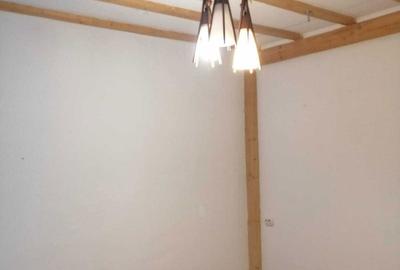 Casă cu 4 camere în Exterior Vest - 3