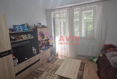 Apartament 2 camere DECOMANDAT de vanzare zona Rovine