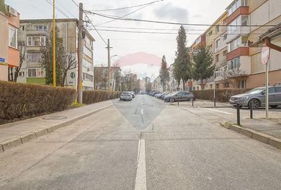 Apartament cu 3 camere decomandat, mobilat în Calea București - 14