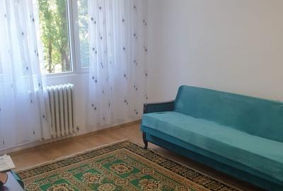 Apartament cu 3 camere semidecomandat, mobilat în Berceni - 1