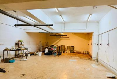 Bloc cu doua etaje de inchiriat, 2200 mp - 5 euro mp, Langa M Dimitrie Leonida - 19