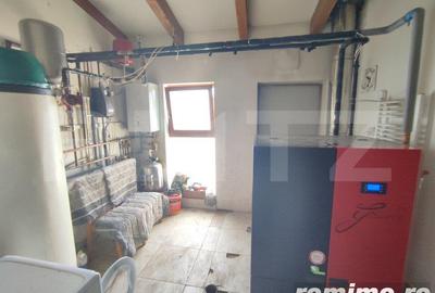 Casă cu 6 camere cu Teren 5000 Mp în Rădăuți - 1