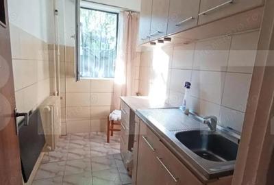 Garsoniera 25 mp, parter, ideala renovare, langa Plaza & metrou - 1
