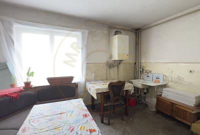 Apartament 2 camere Parter decomandat, de renovat - Cartier Republicii - Carei - 2