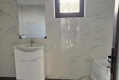 Casă cu 4 camere în Central - 1