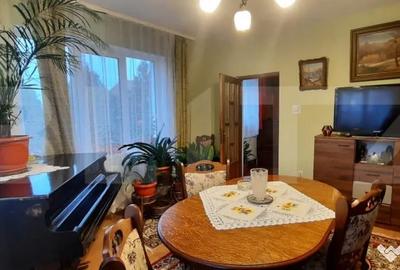 Casă cu 3 camere cu Teren 1000 Mp în Titulescu - 4