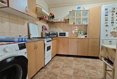 Apartament cu 4 camere decomandat în Aurel Vlaicu - 2