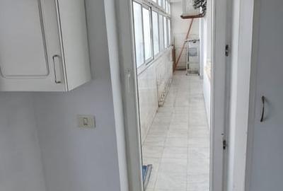 Apartament cu 3 camere decomandat în Decebal - 9