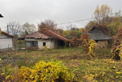 Teren de 646 mp, în Vlădesti - 3