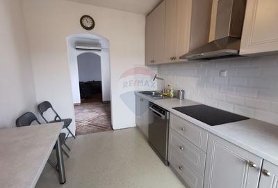 Apartament cu 4 camere de inchiriat in zona Decebal - 10