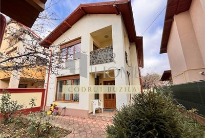 Casa 5 camere, Ploiesti, zona Bd. Castanilor - 18